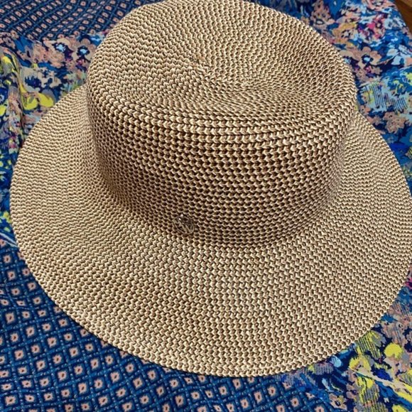 Woman's Hat - Picture 1 of 1